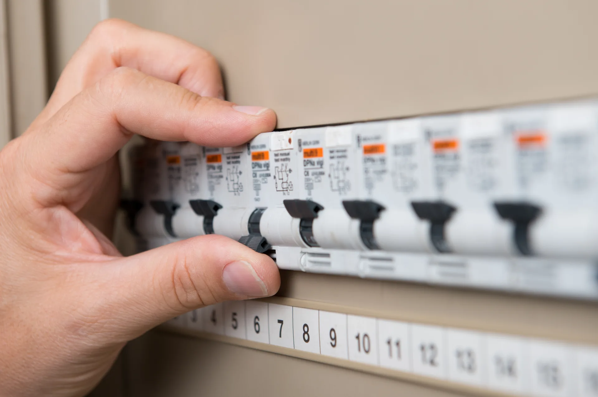 Electrician Shelly Beach, licensed electricians serving Shelly Beach
